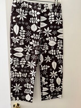 Talbots Black and White Floral Capri Pants